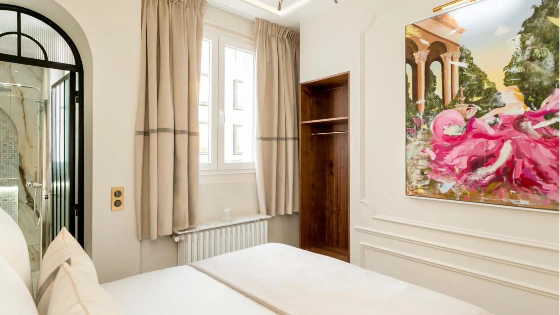 Merveil - Signature Suite - Champs Elysees -Kleber Paris 0*,  France