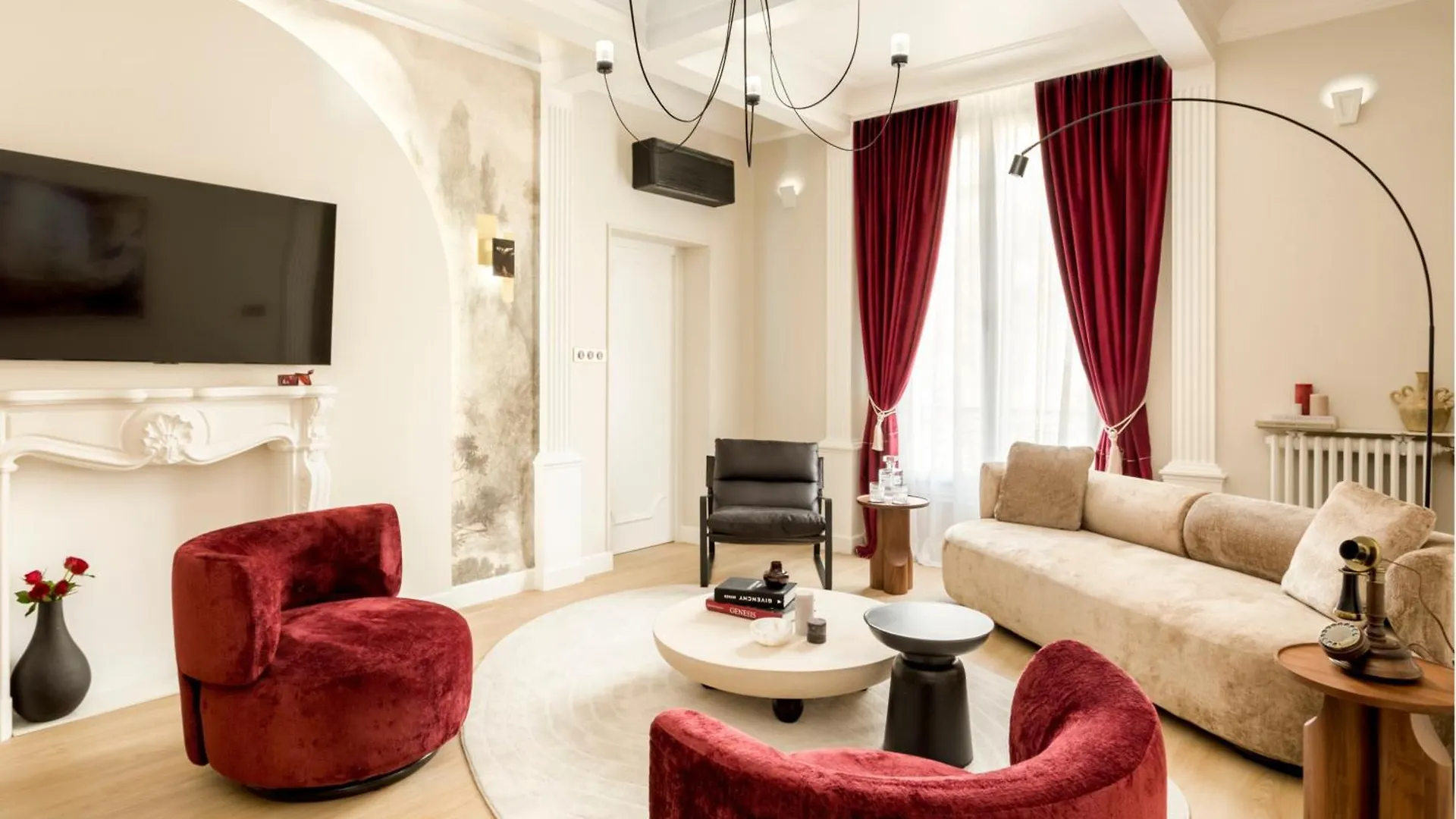 Merveil - Signature Suite - Champs Elysees -Kleber Paris Apartment